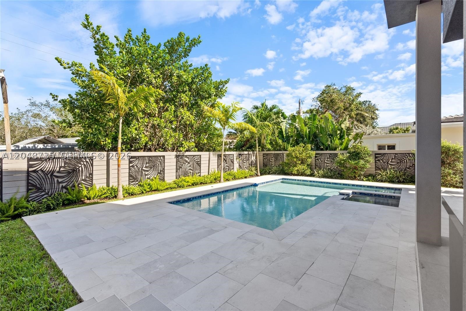 RIO VISTA ISLES - Residential
