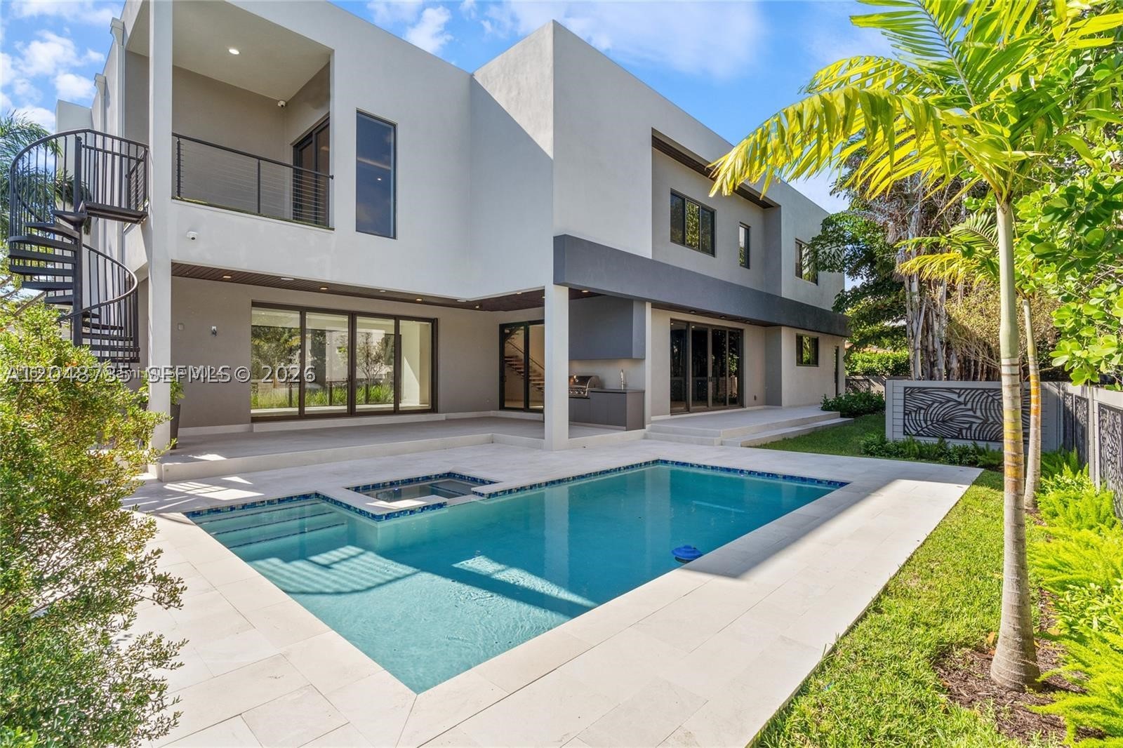 RIO VISTA ISLES - Residential