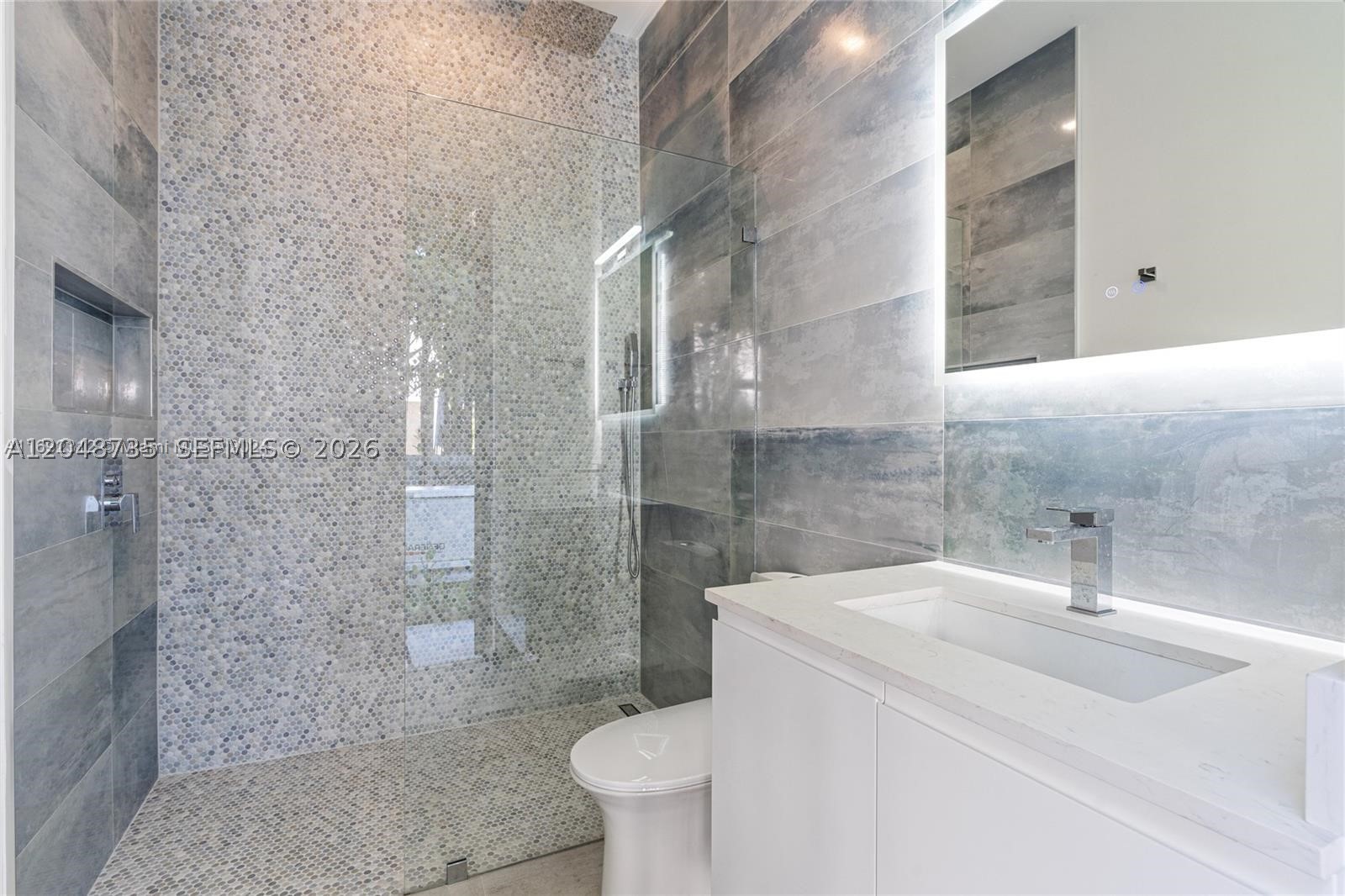 RIO VISTA ISLES - Residential
