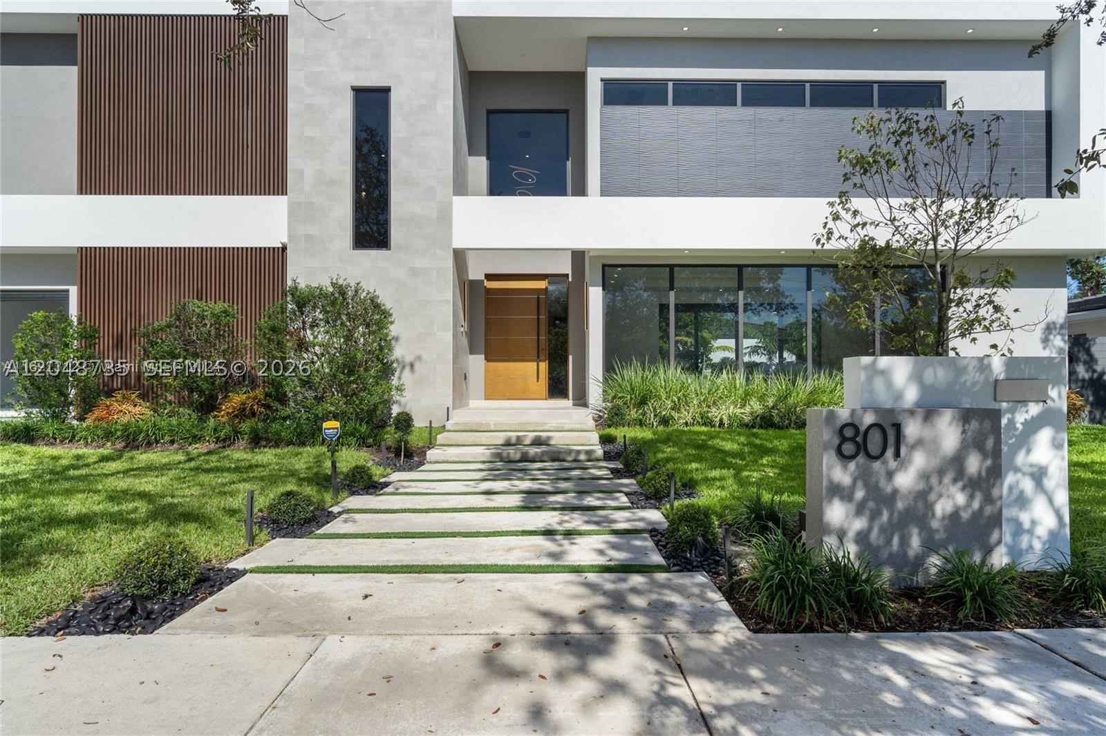 RIO VISTA ISLES - Residential