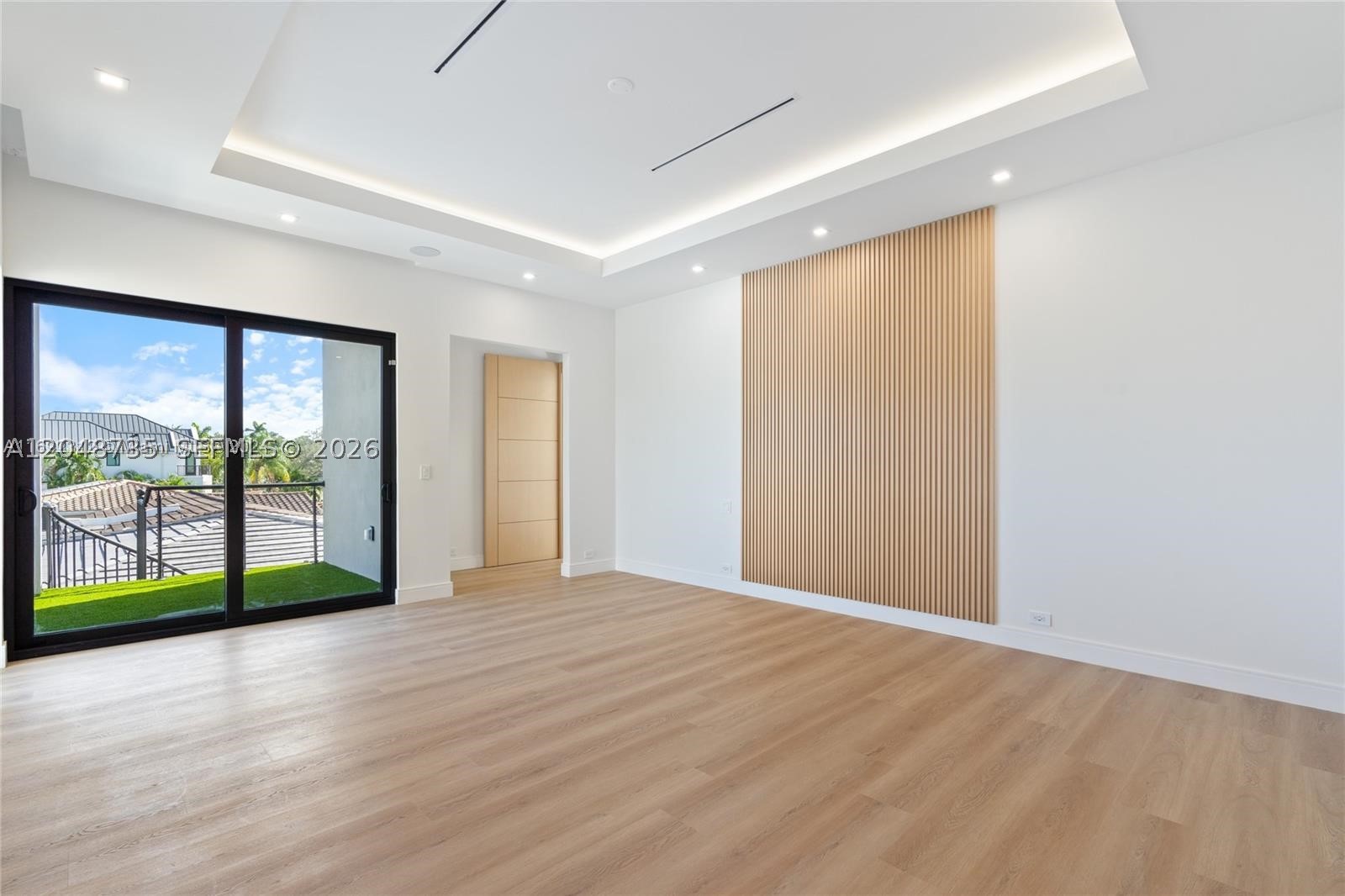 RIO VISTA ISLES - Residential