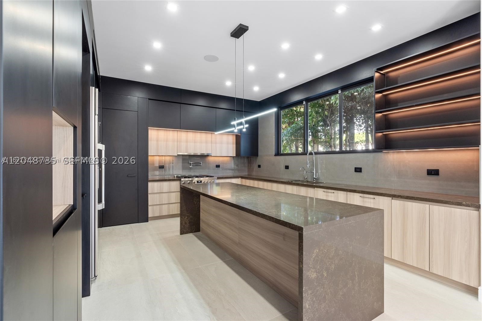 RIO VISTA ISLES - Residential