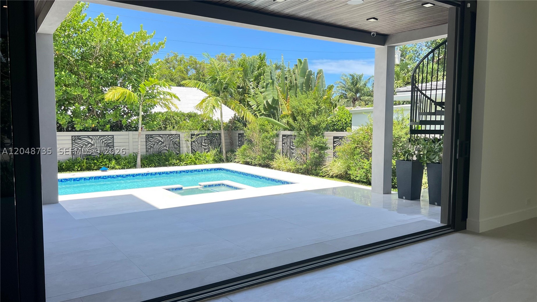 RIO VISTA ISLES - Residential