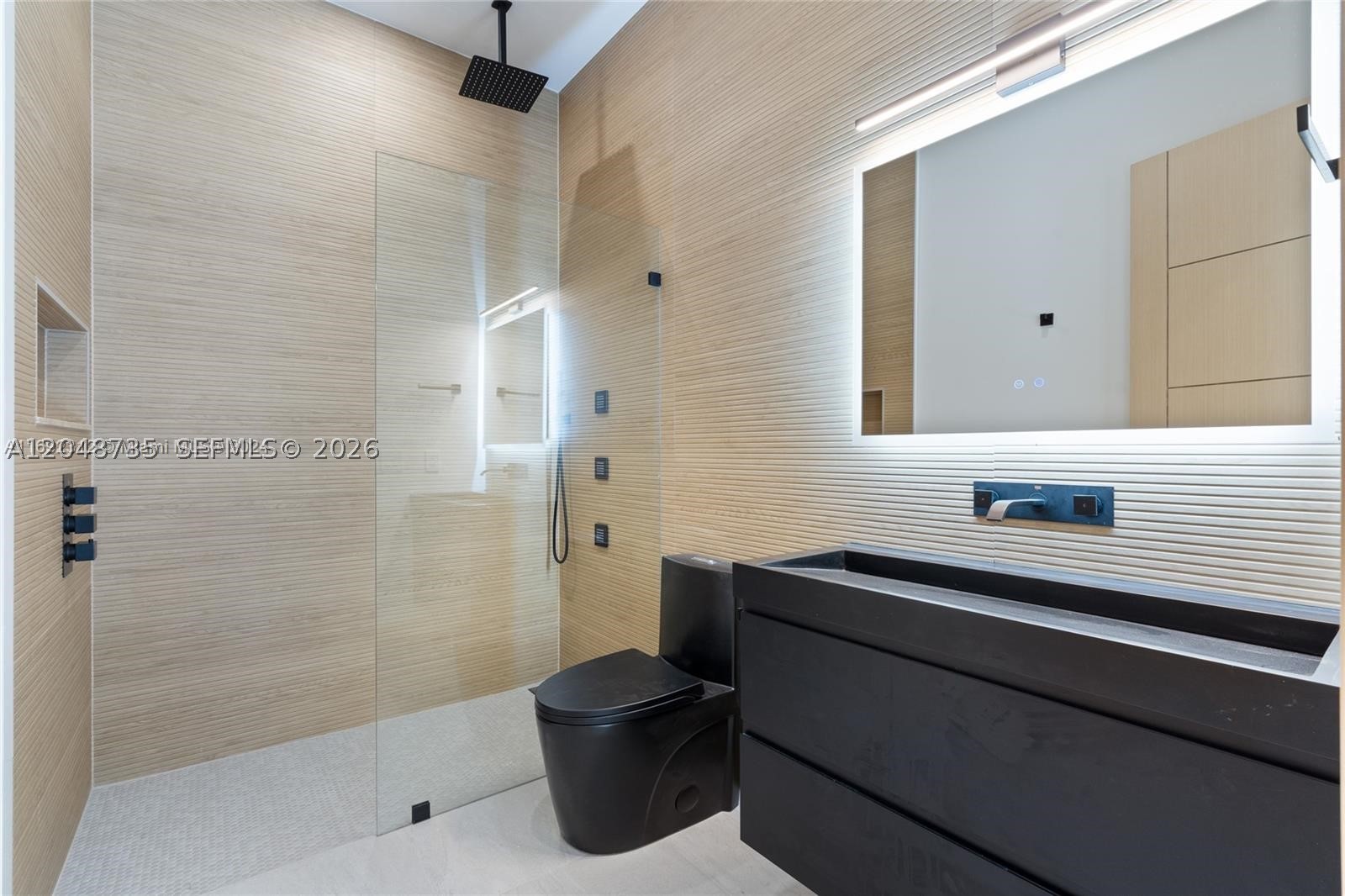 RIO VISTA ISLES - Residential