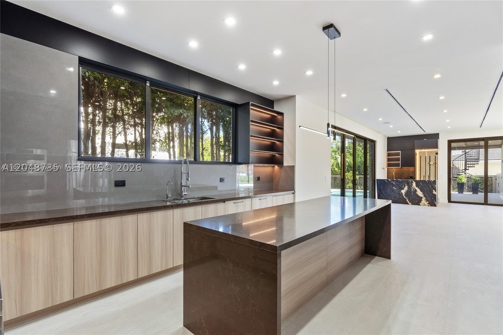 RIO VISTA ISLES - Residential