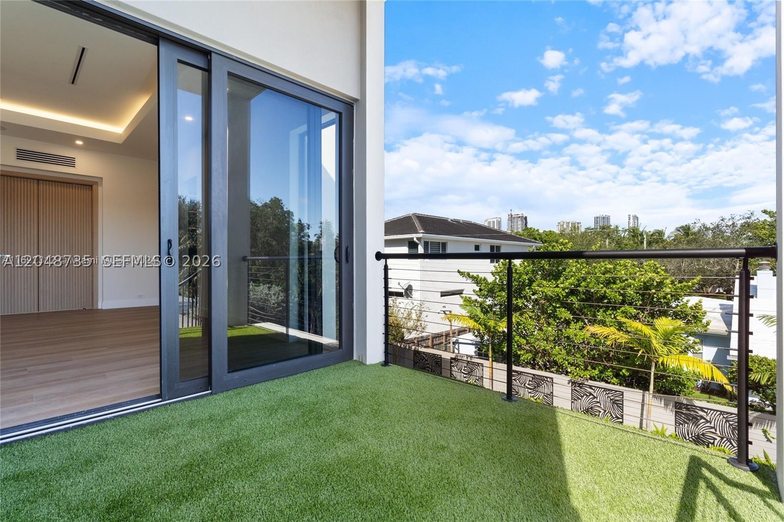 RIO VISTA ISLES - Residential