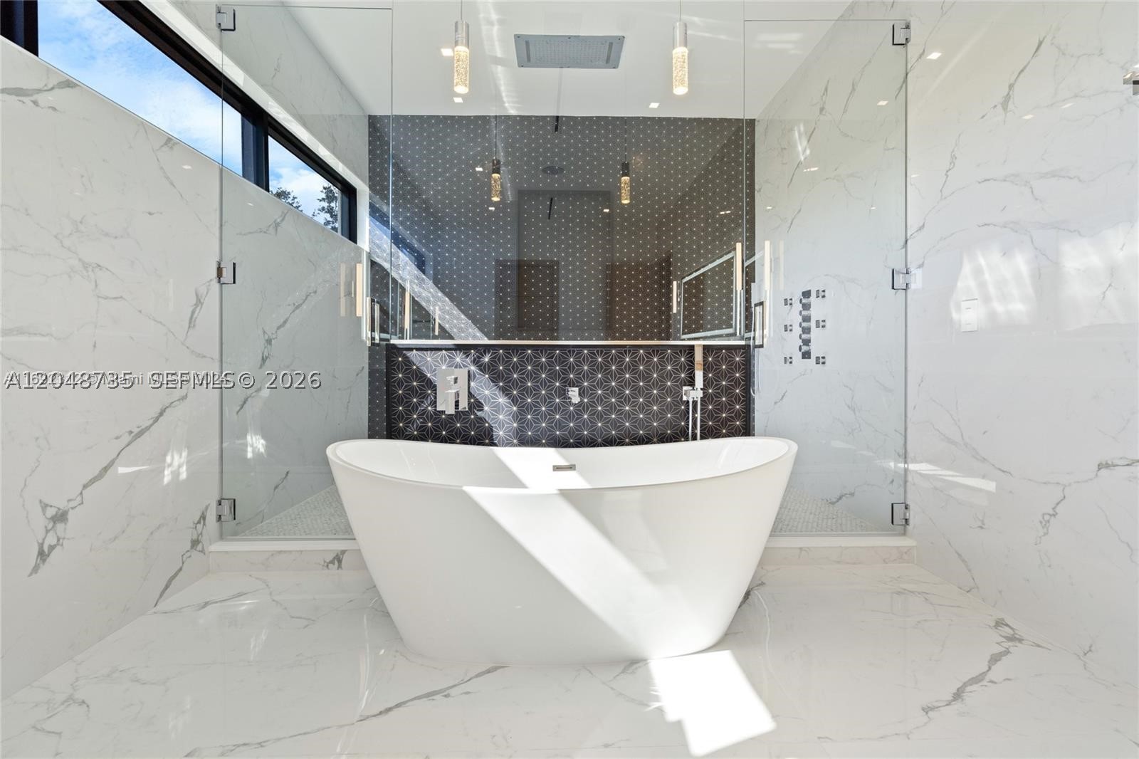 RIO VISTA ISLES - Residential
