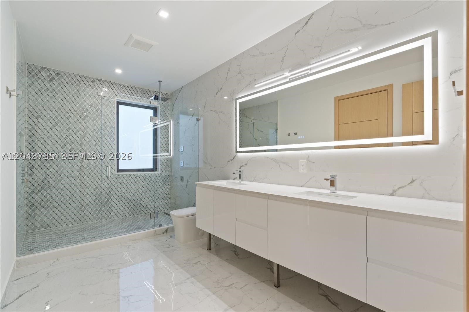 RIO VISTA ISLES - Residential