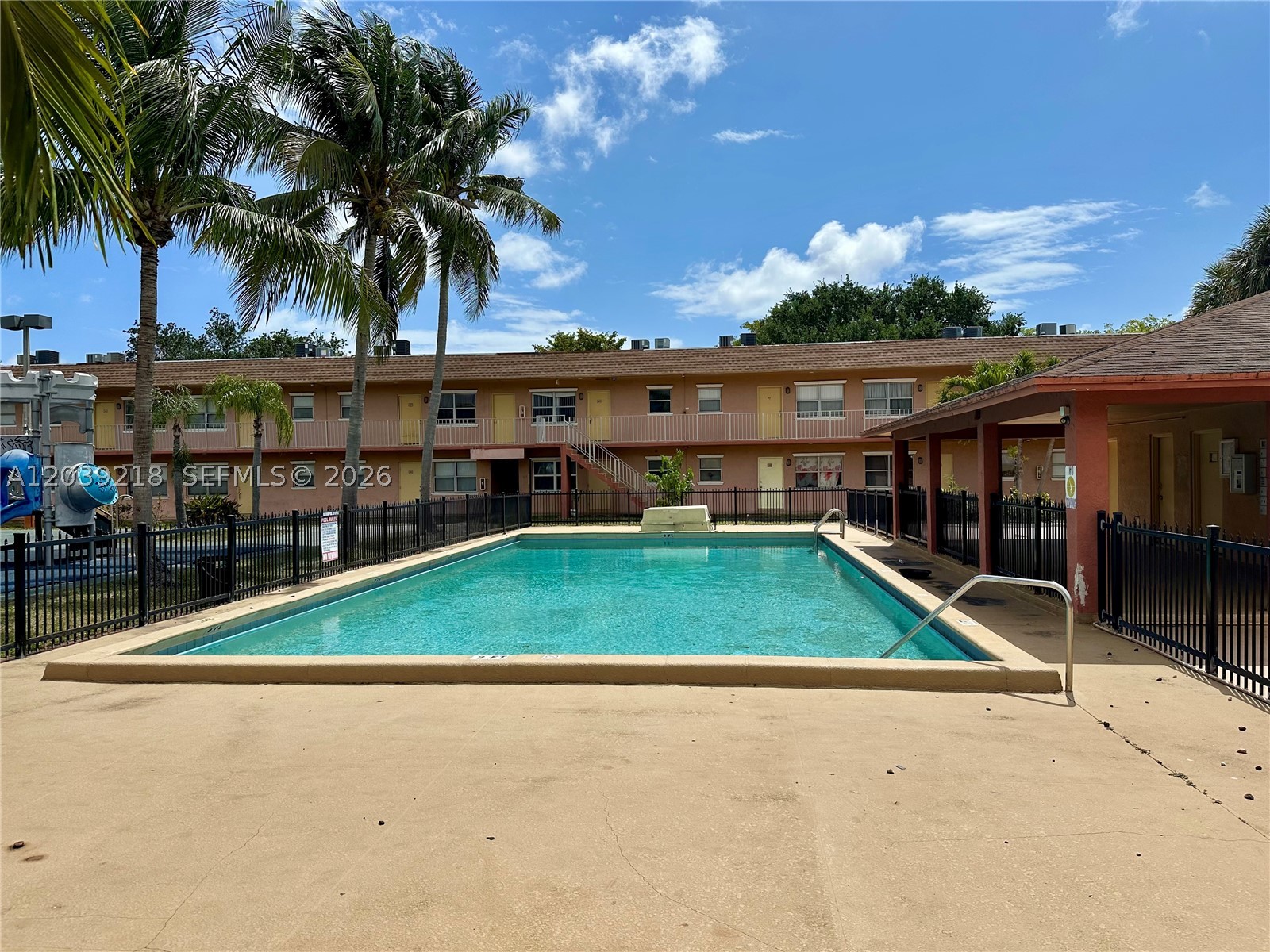 COURTS AT OAKLAND PARK - Residential Lease