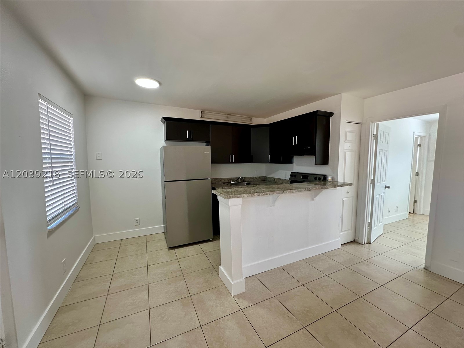 COURTS AT OAKLAND PARK - Residential Lease