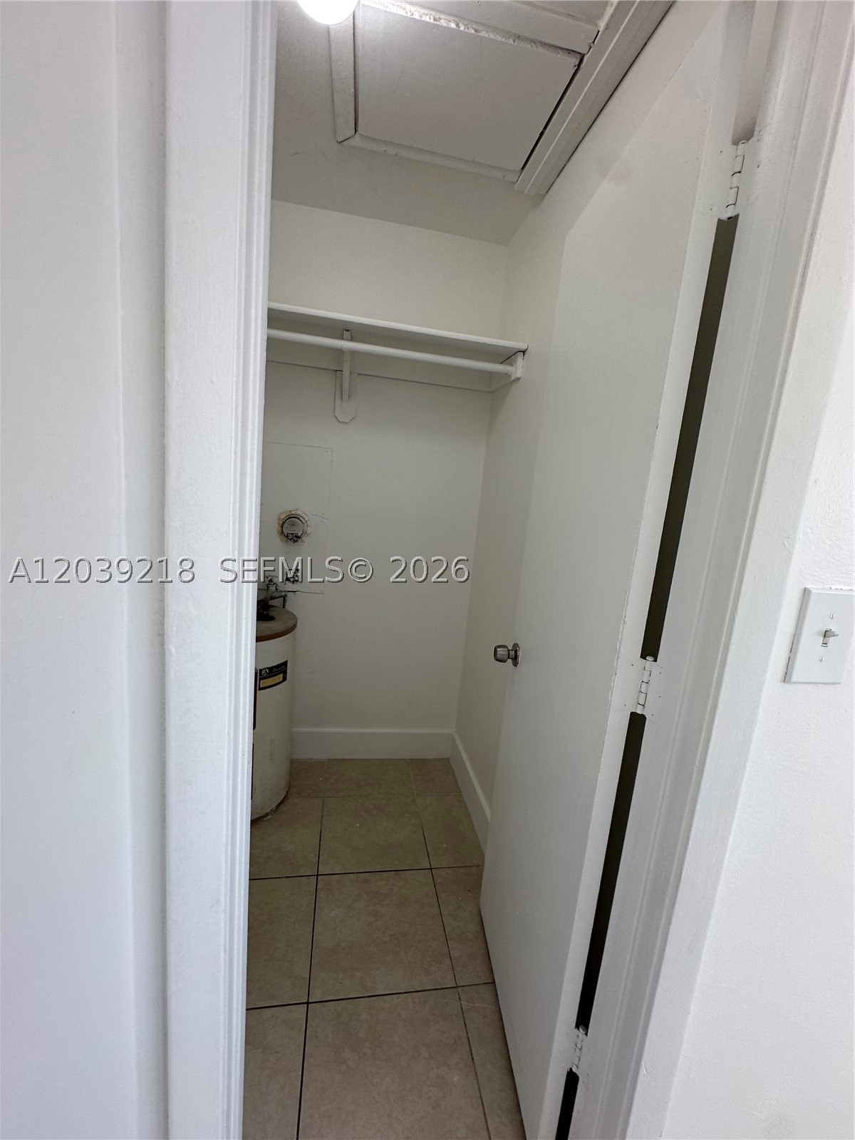COURTS AT OAKLAND PARK - Residential Lease