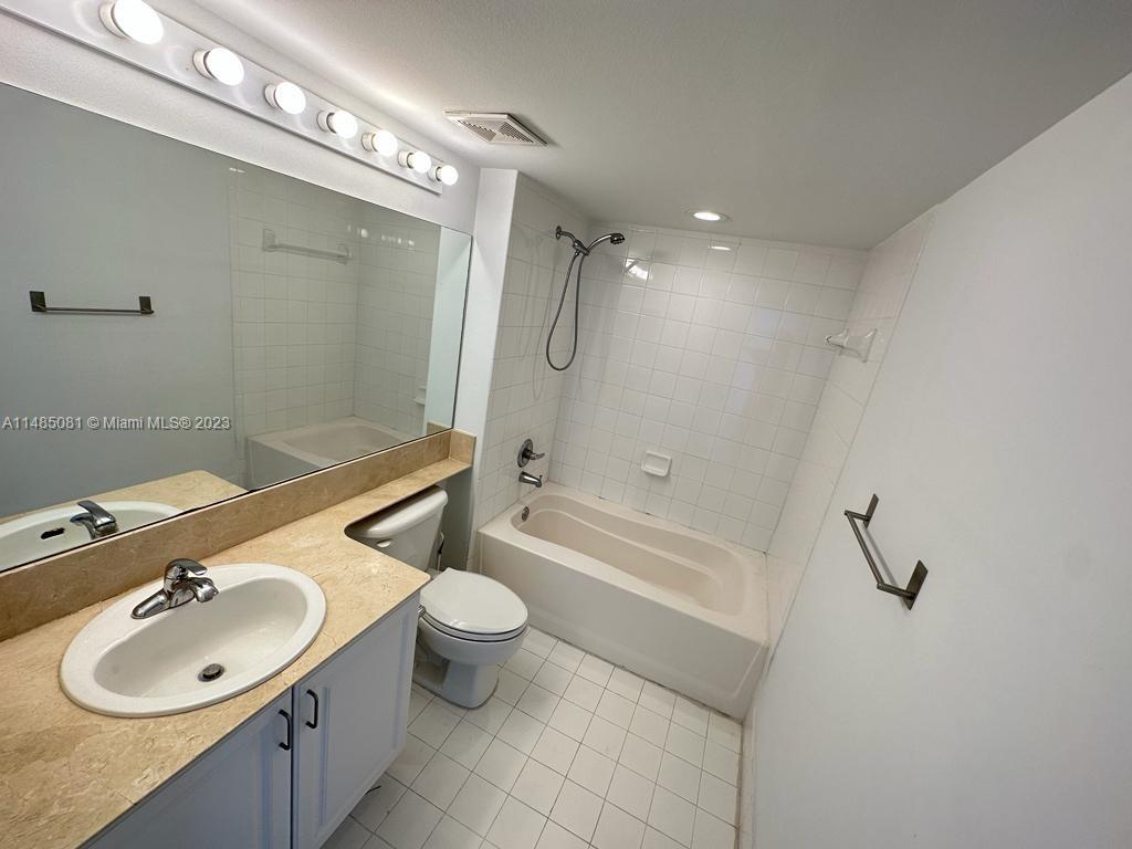 THE MARK ON BRICKELL COND - Residential Lease