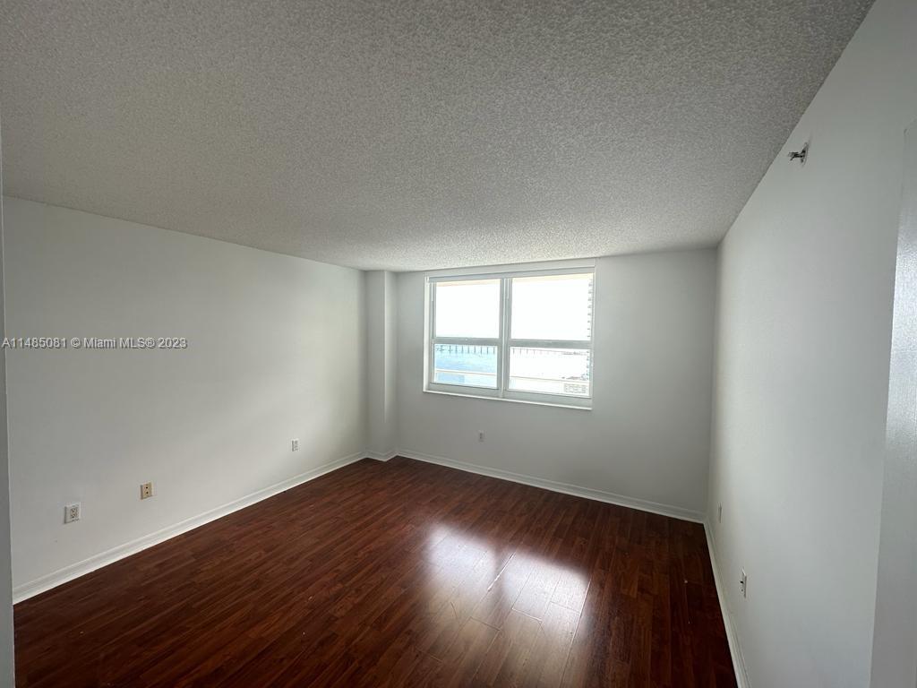 THE MARK ON BRICKELL COND - Residential Lease