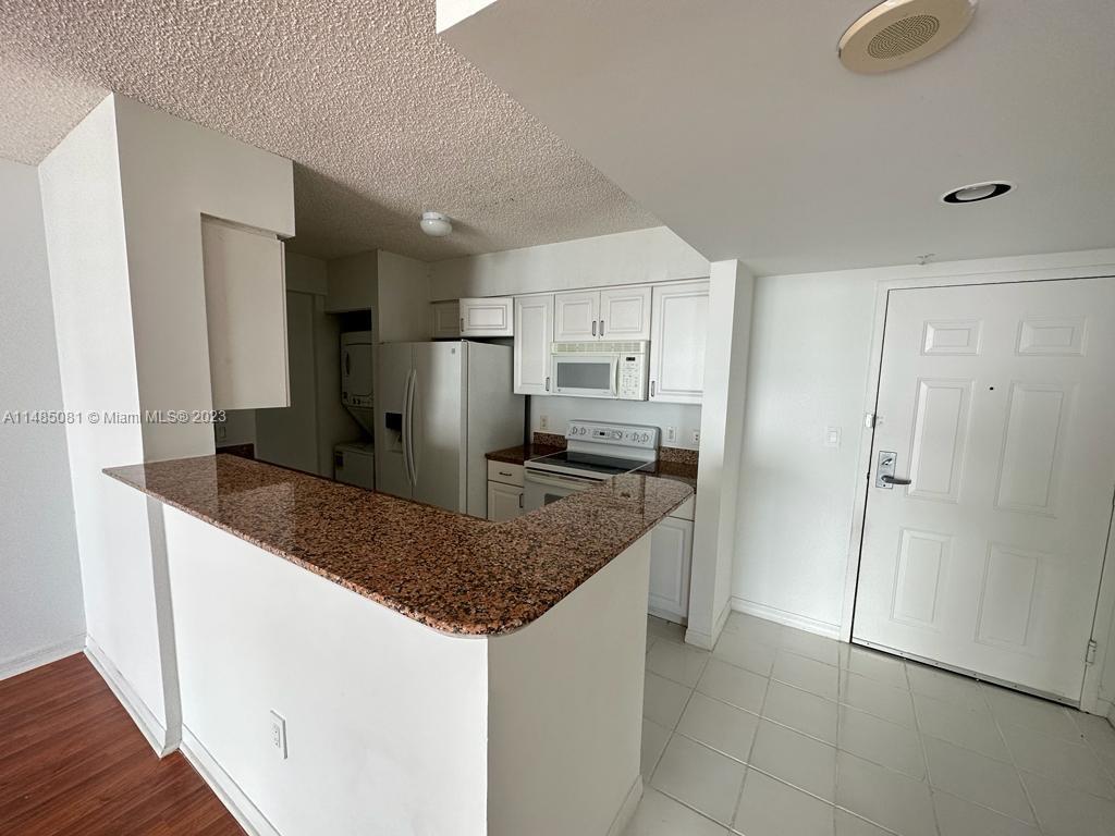 THE MARK ON BRICKELL COND - Residential Lease