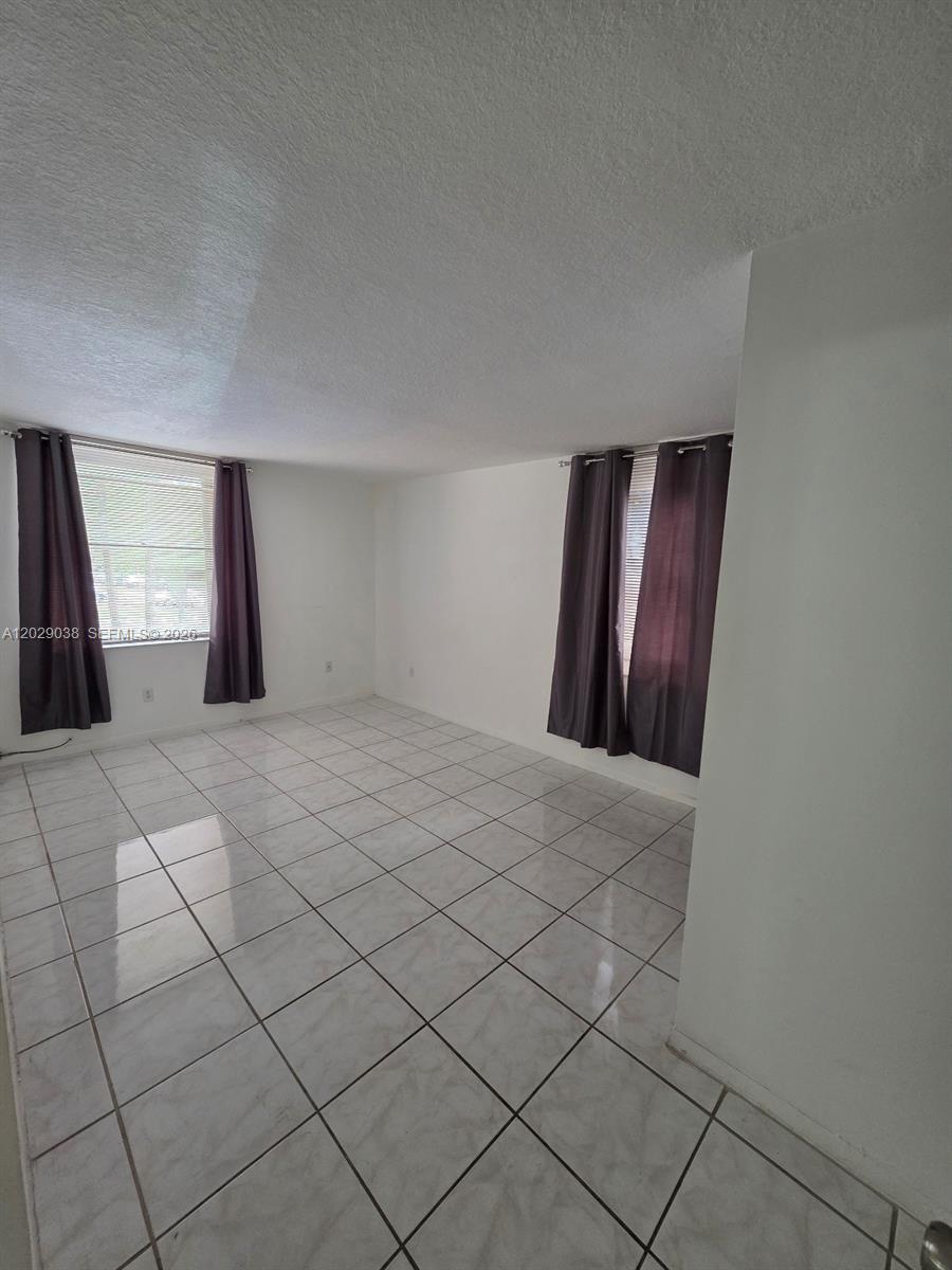 PROMENADE AT KENDALE LAKE - Residential Lease