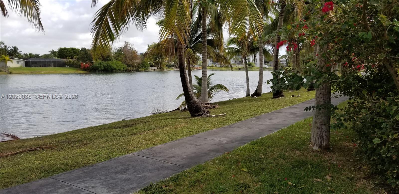 PROMENADE AT KENDALE LAKE - Residential Lease