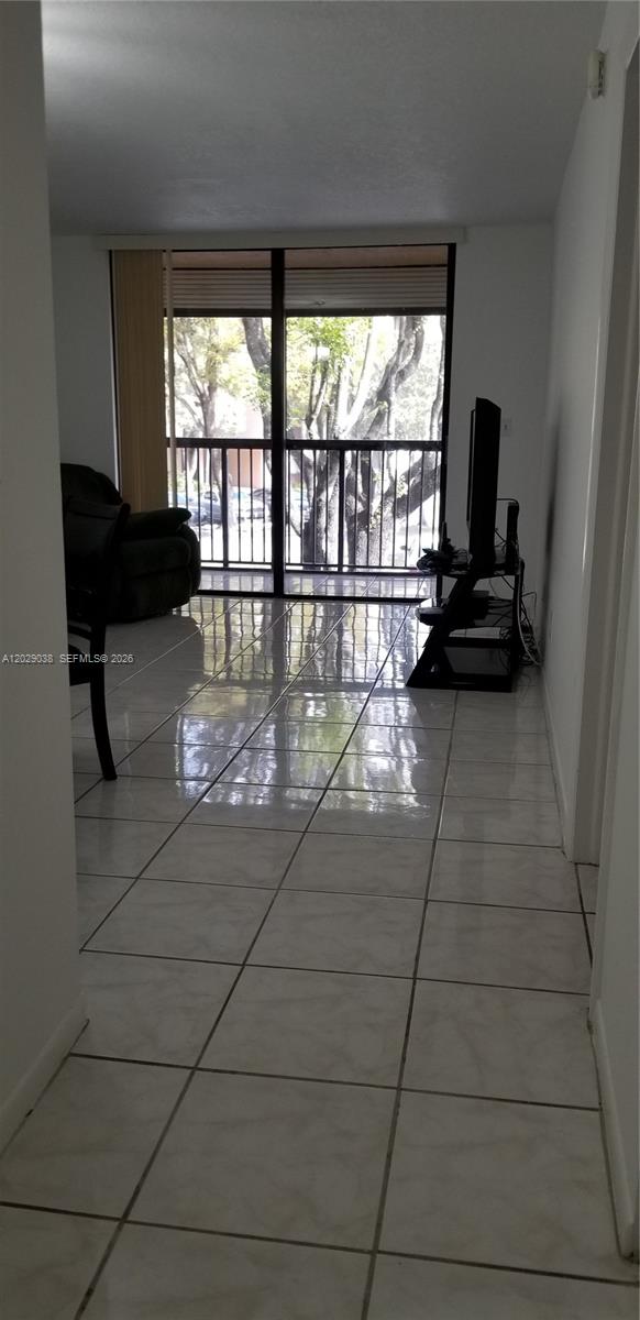 PROMENADE AT KENDALE LAKE - Residential Lease