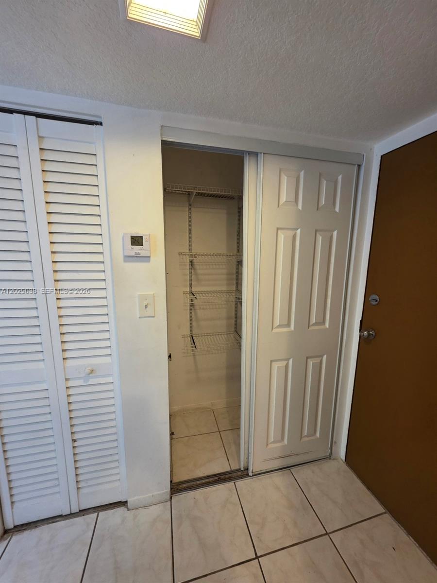 PROMENADE AT KENDALE LAKE - Residential Lease