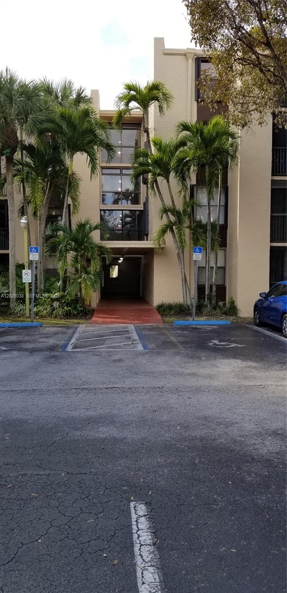 PROMENADE AT KENDALE LAKE - Residential Lease