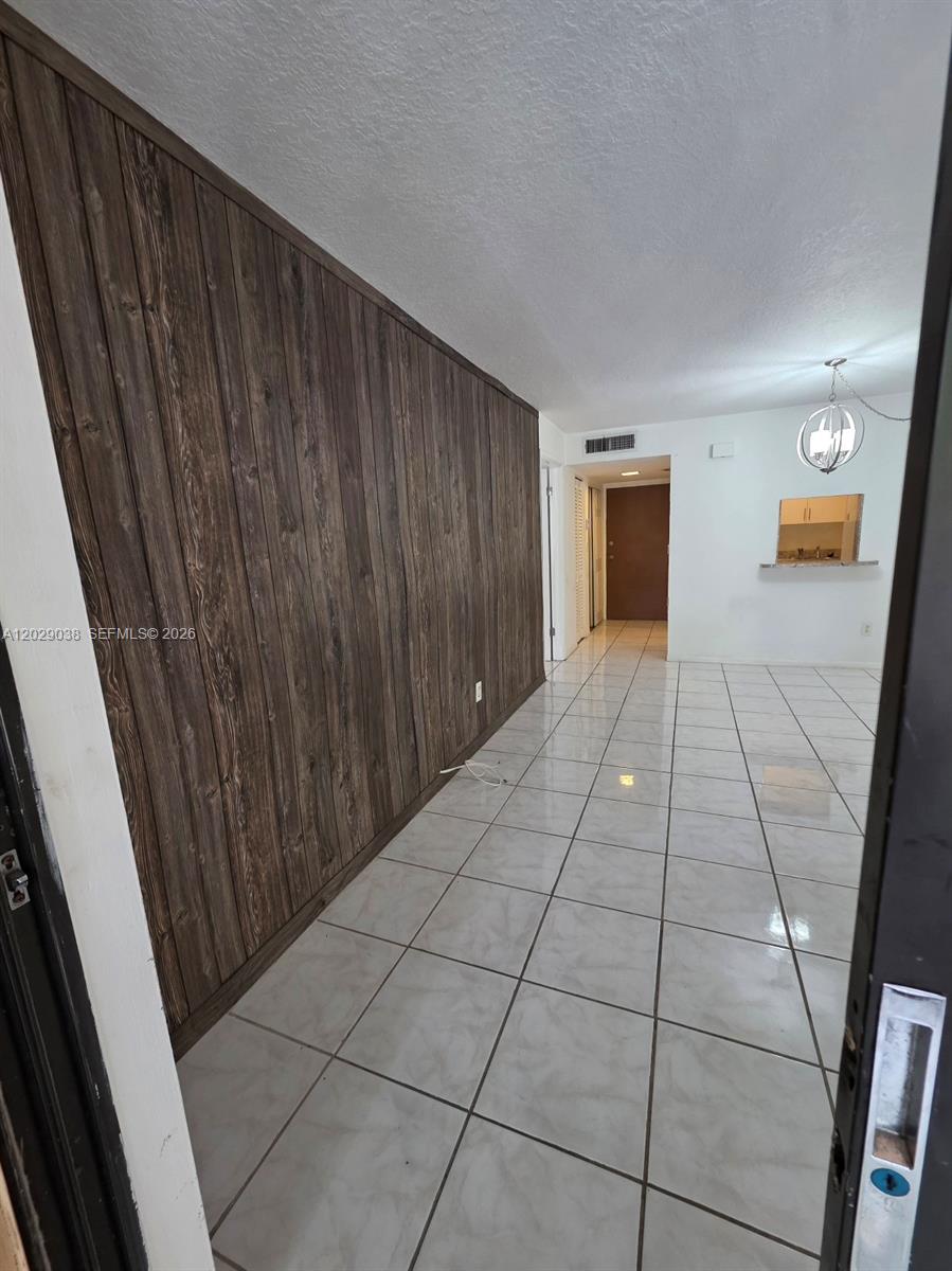 PROMENADE AT KENDALE LAKE - Residential Lease