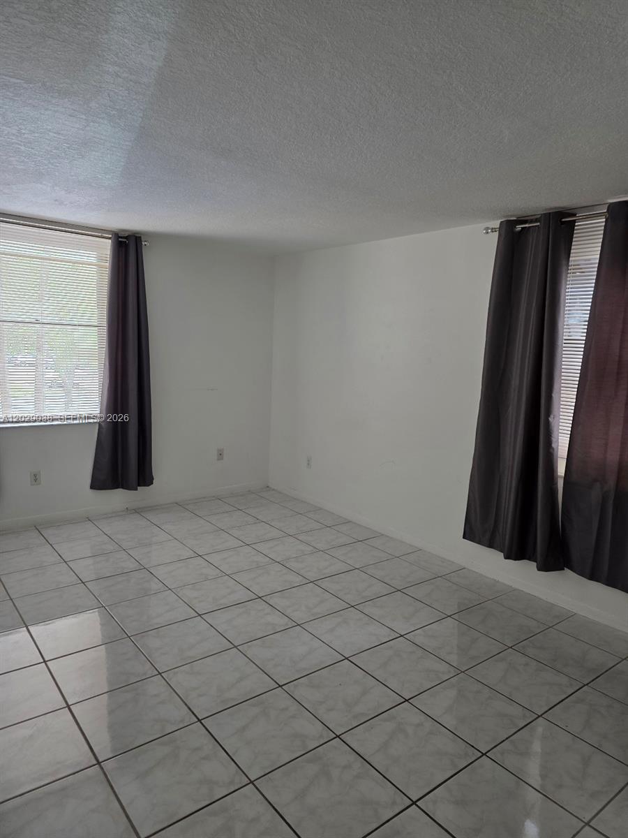PROMENADE AT KENDALE LAKE - Residential Lease