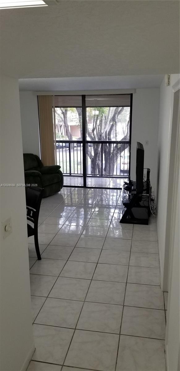 PROMENADE AT KENDALE LAKE - Residential Lease