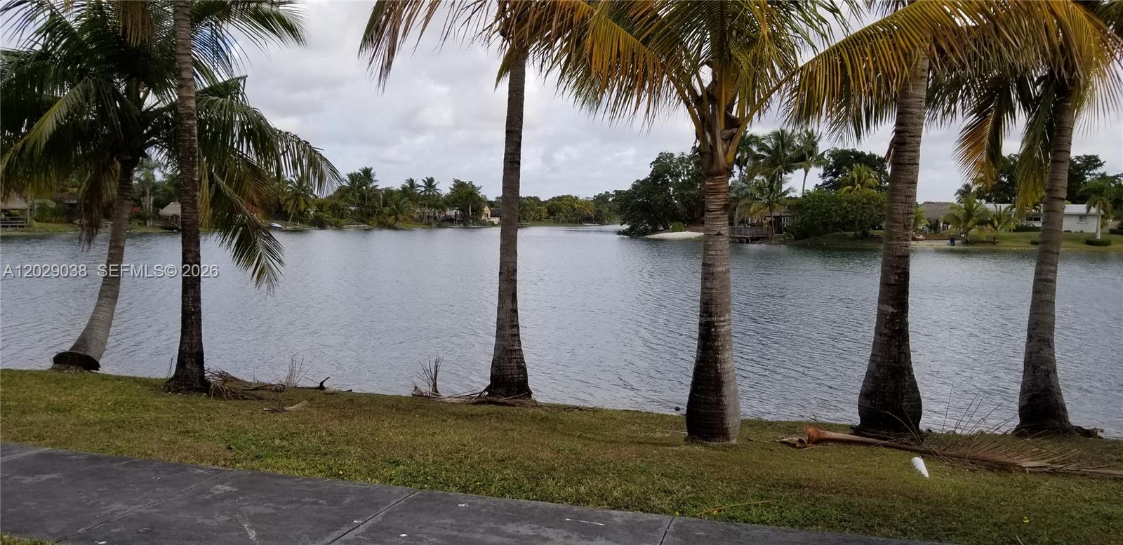 PROMENADE AT KENDALE LAKE - Residential Lease