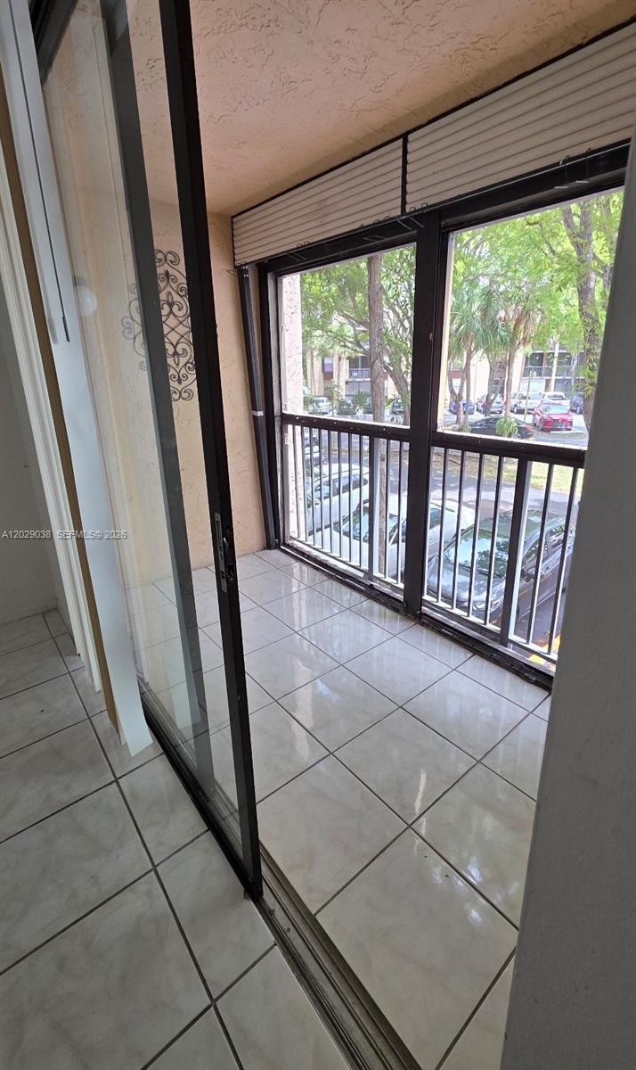 PROMENADE AT KENDALE LAKE - Residential Lease