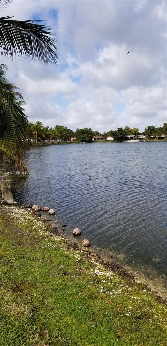 PROMENADE AT KENDALE LAKE - Residential Lease