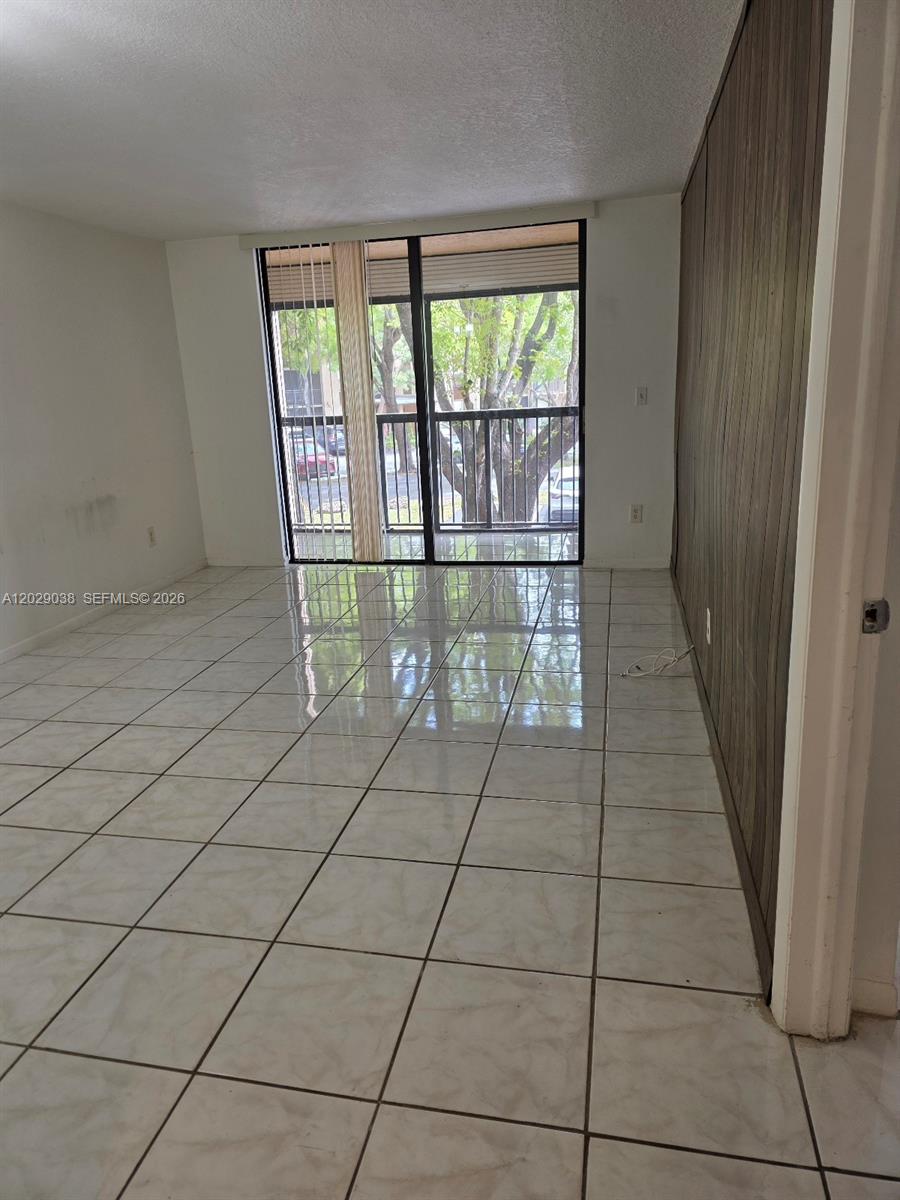 PROMENADE AT KENDALE LAKE - Residential Lease