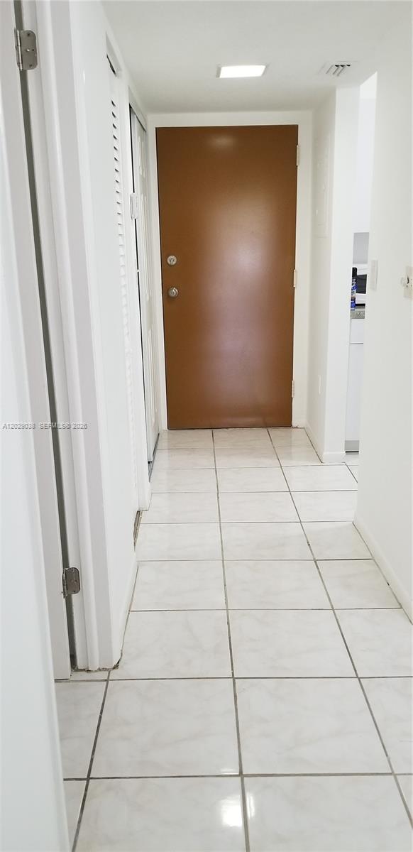 PROMENADE AT KENDALE LAKE - Residential Lease