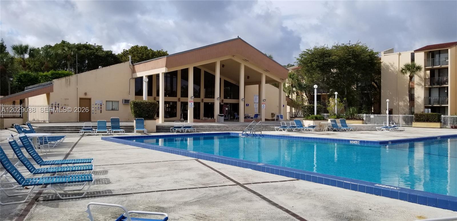 PROMENADE AT KENDALE LAKE - Residential Lease