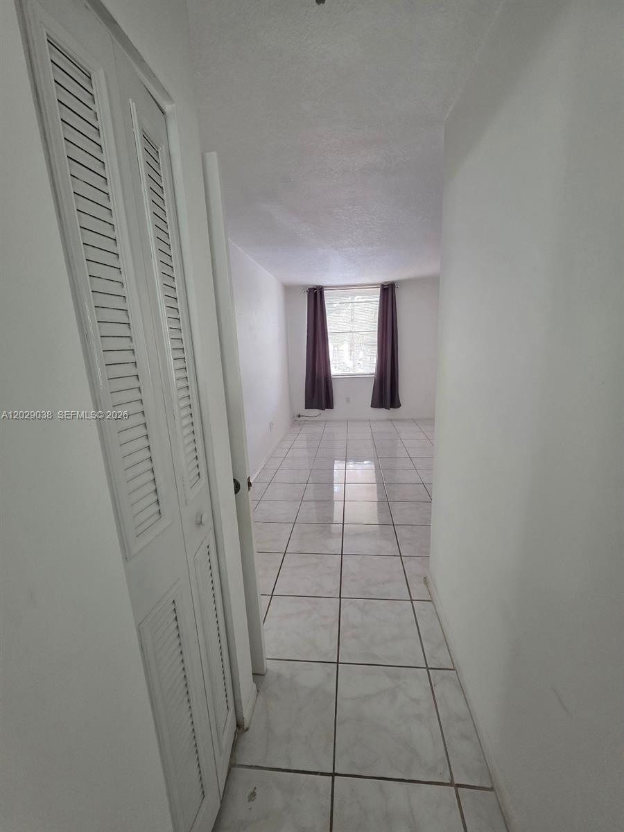 PROMENADE AT KENDALE LAKE - Residential Lease