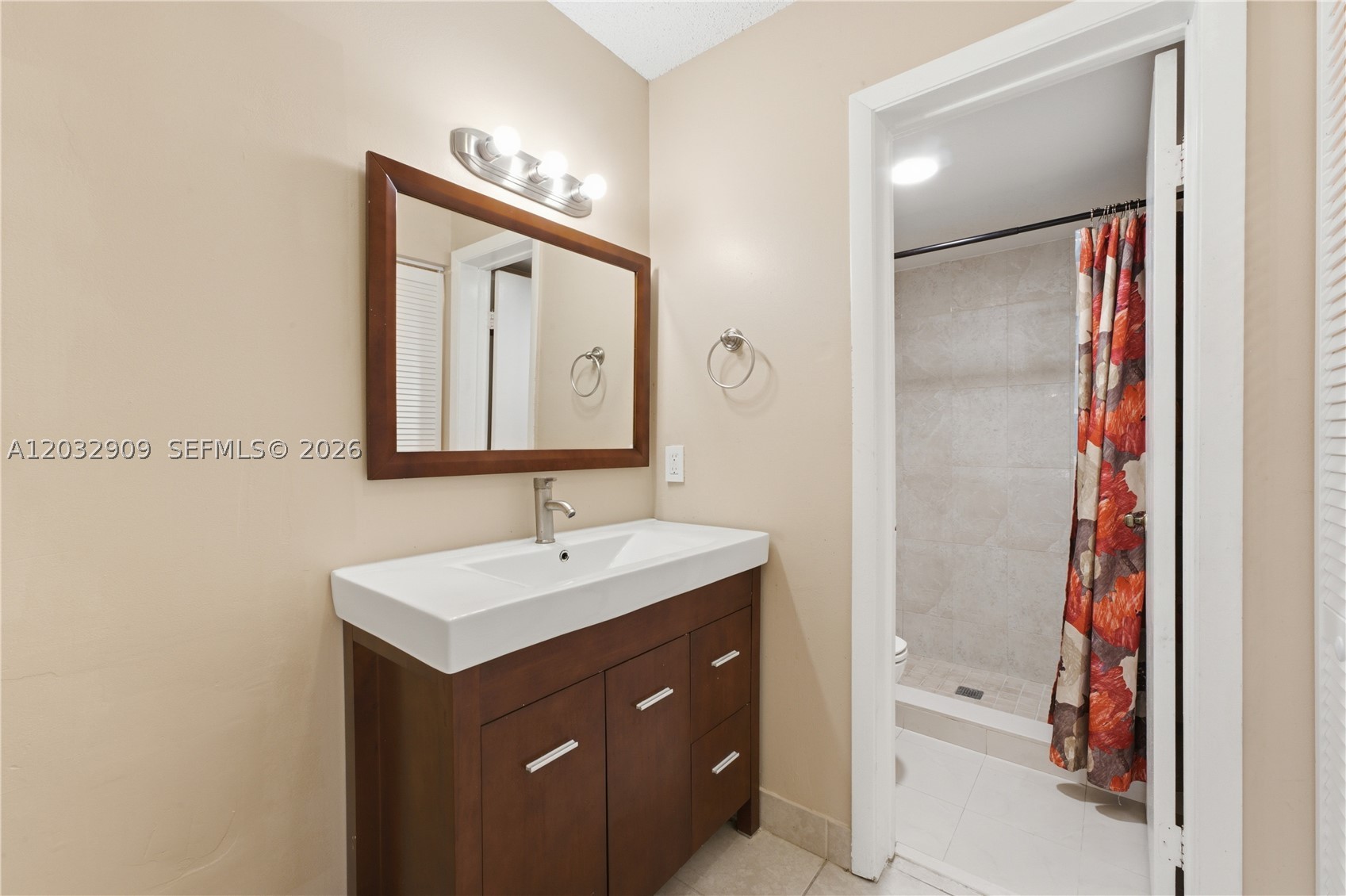 CALUSA CLUB VILLAGE CONDO - Residential