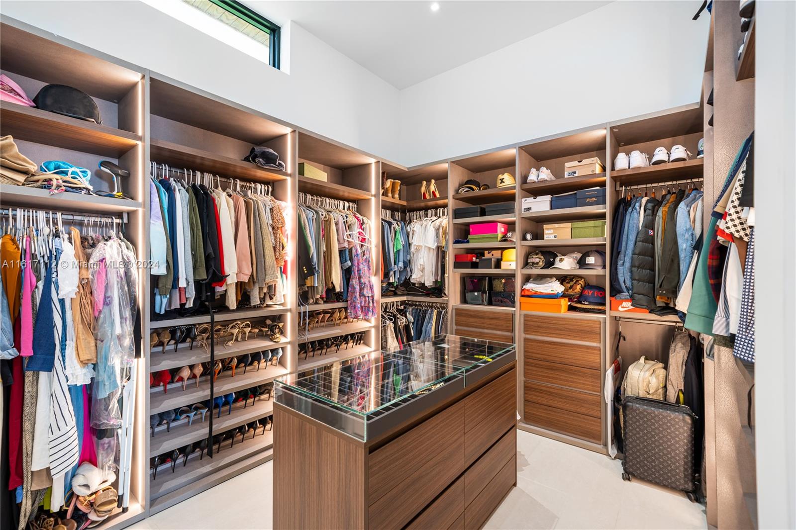 PINE TREE ESTATES - Residential