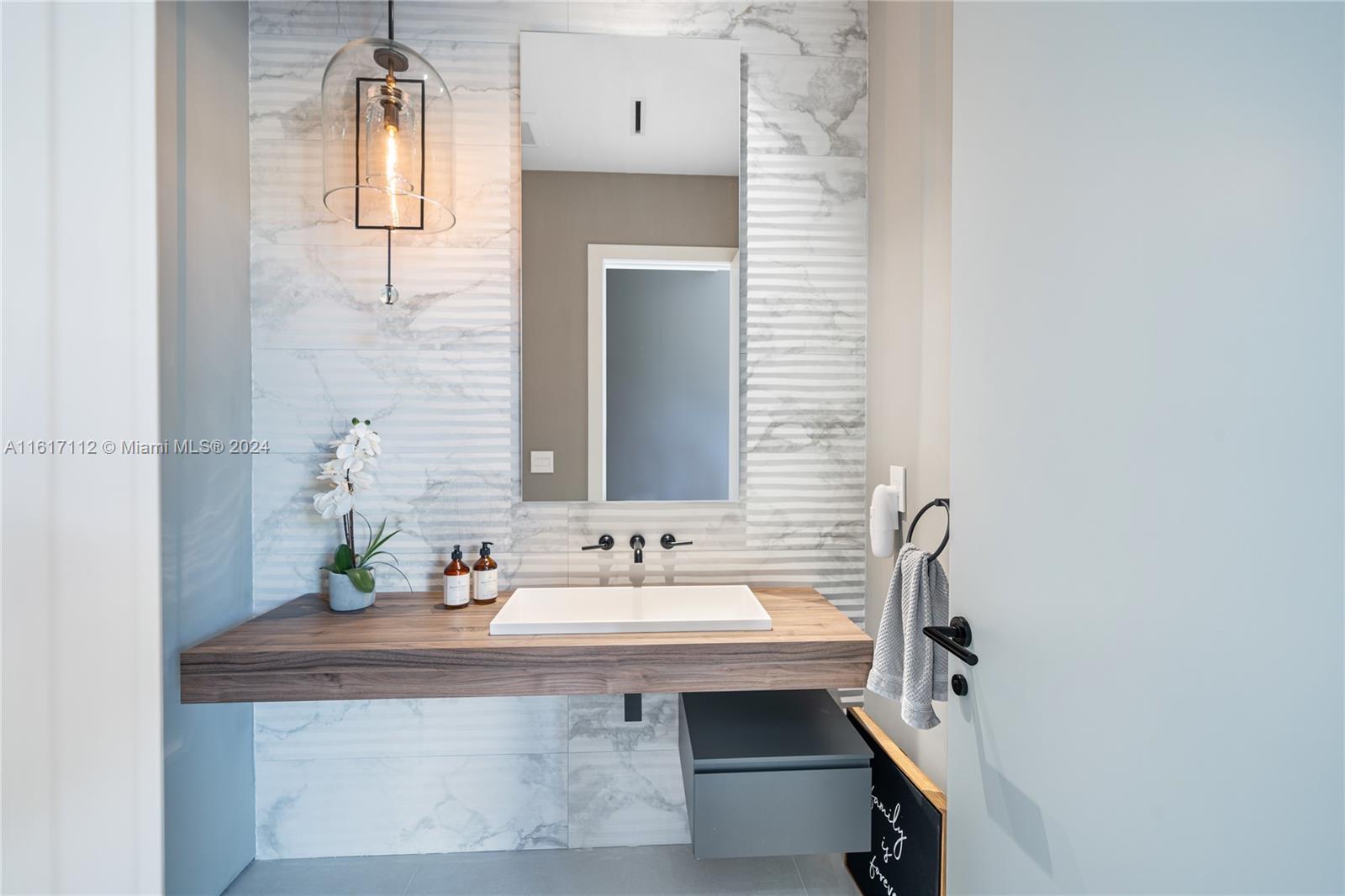 PINE TREE ESTATES - Residential