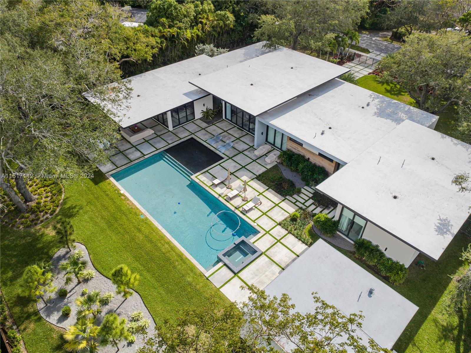 PINE TREE ESTATES - Residential