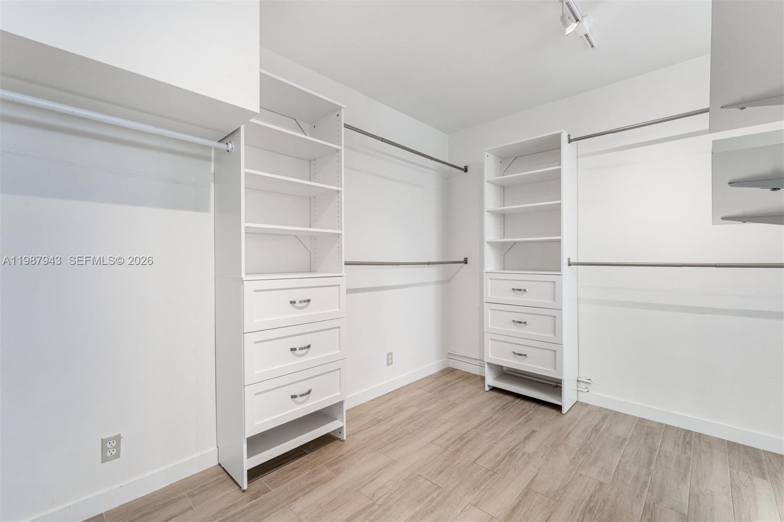 DIPLOMAT GOLF ESTATES ADD - Residential