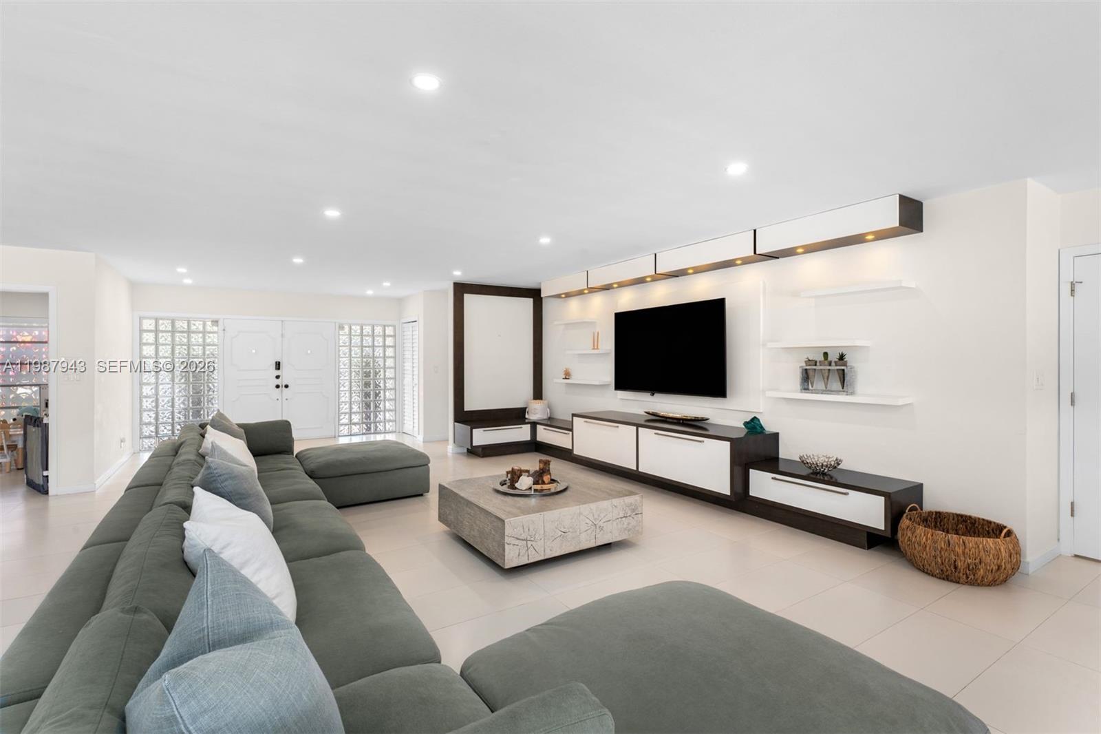 DIPLOMAT GOLF ESTATES ADD - Residential