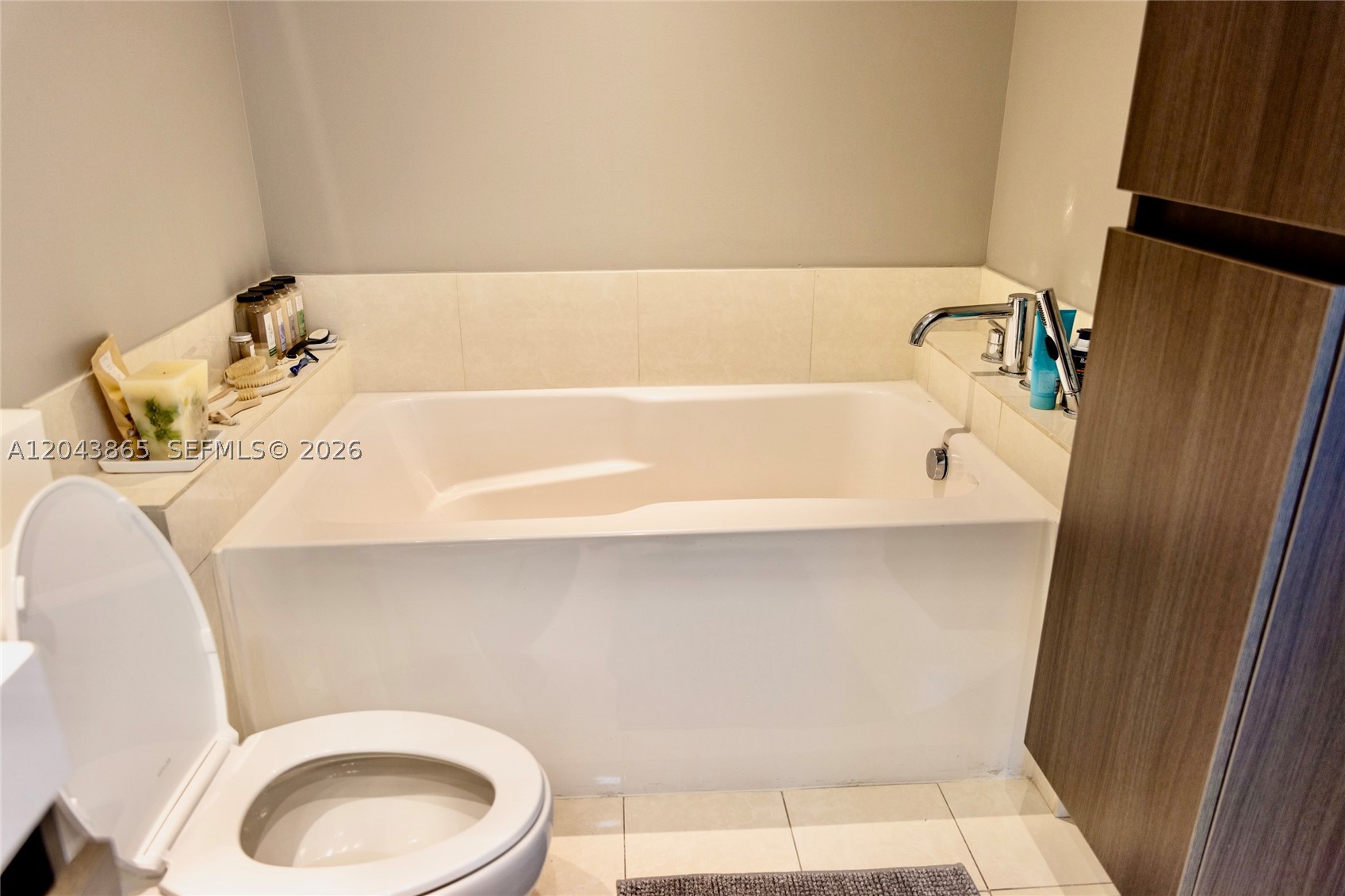 Platinum CONDO - Residential