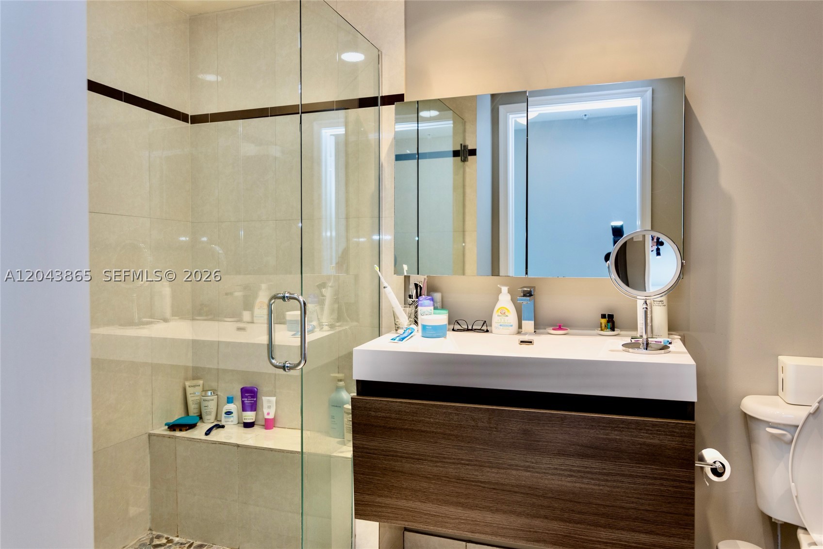 Platinum CONDO - Residential