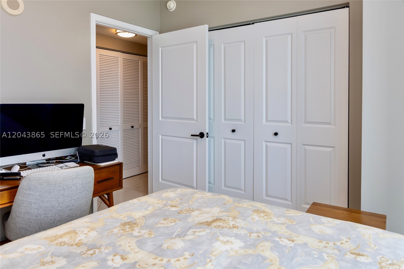 Platinum CONDO - Residential