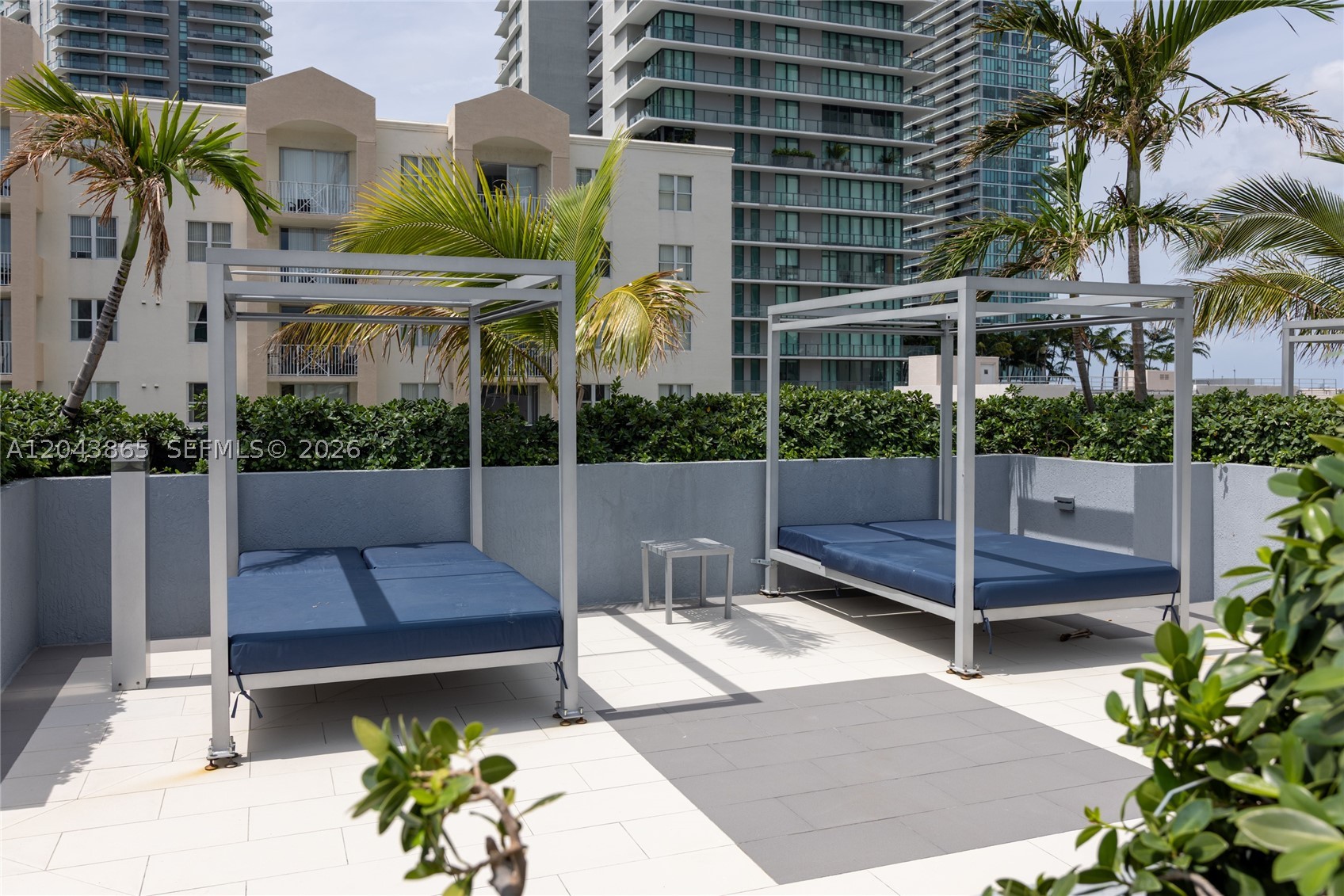 Platinum CONDO - Residential
