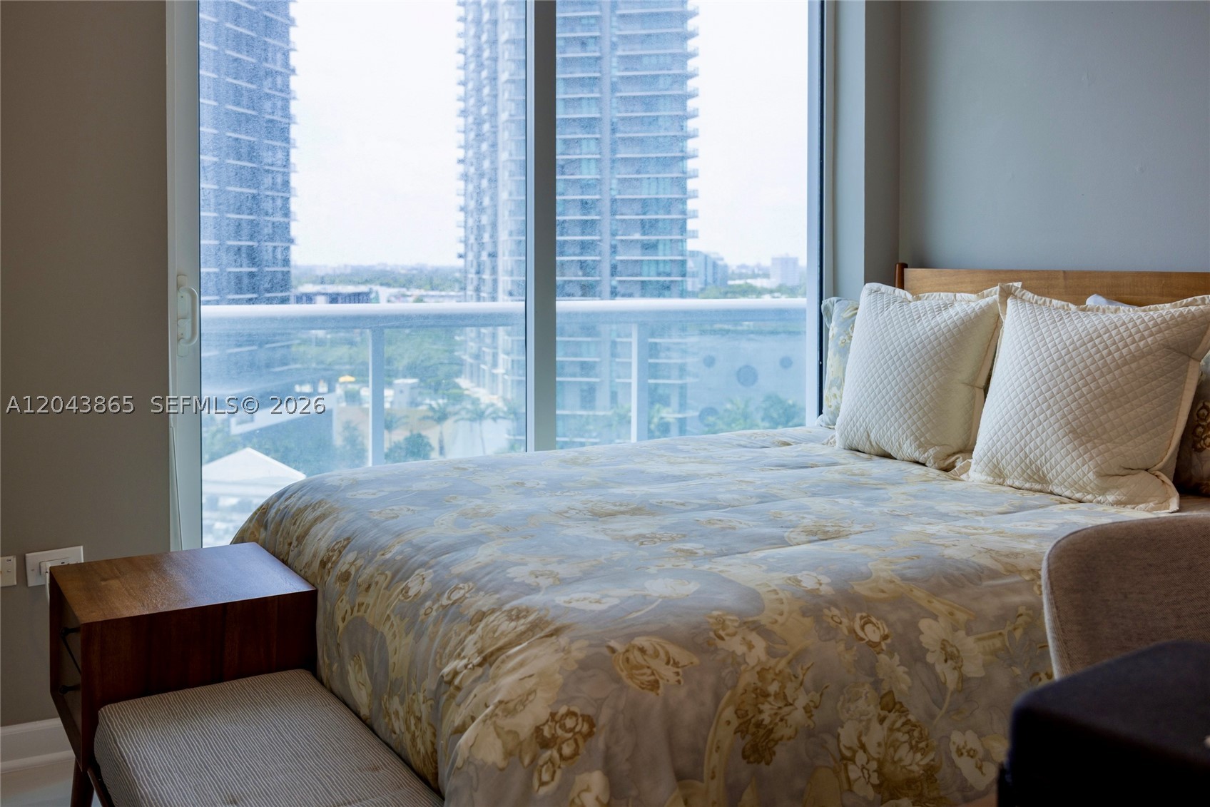 Platinum CONDO - Residential