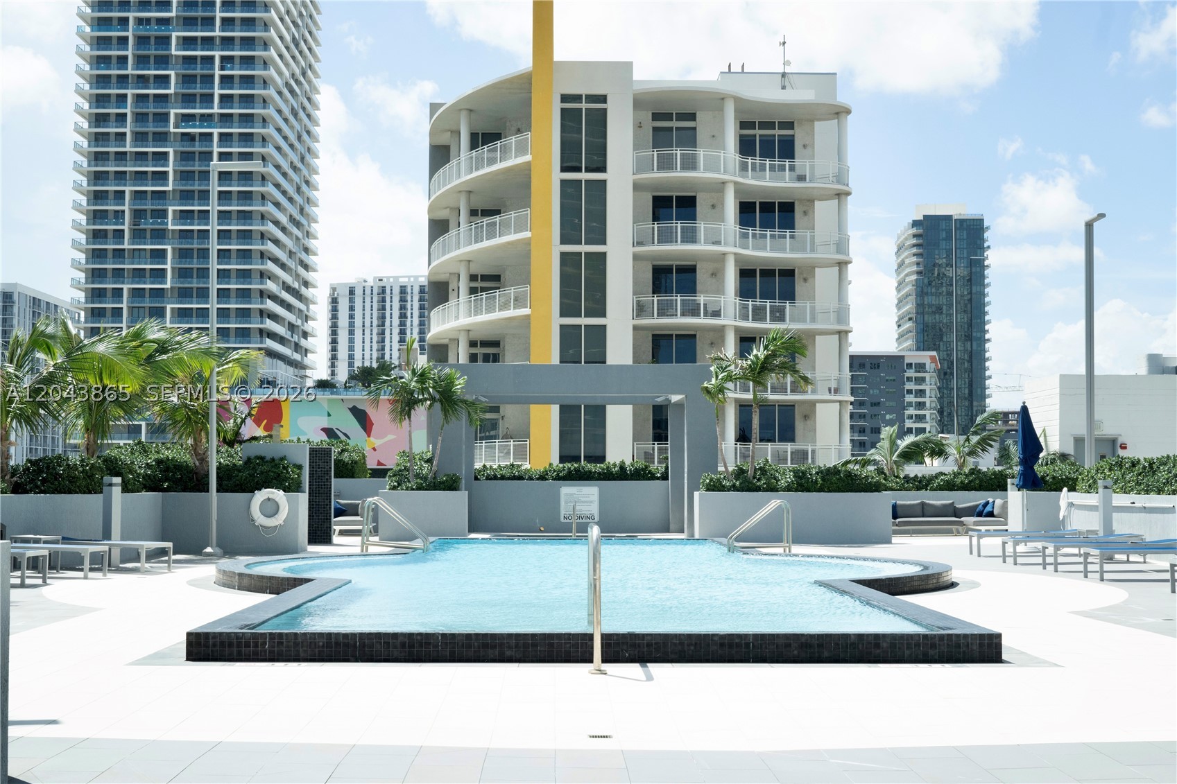 Platinum CONDO - Residential