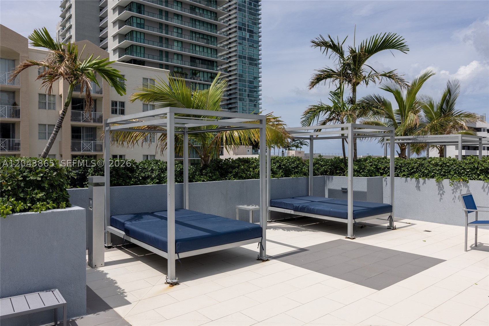 Platinum CONDO - Residential