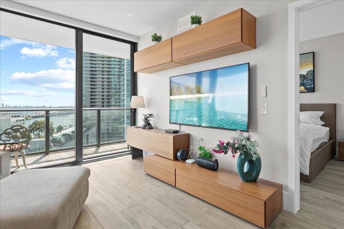 PARAISO BAYVIEWS CONDO - Residential
