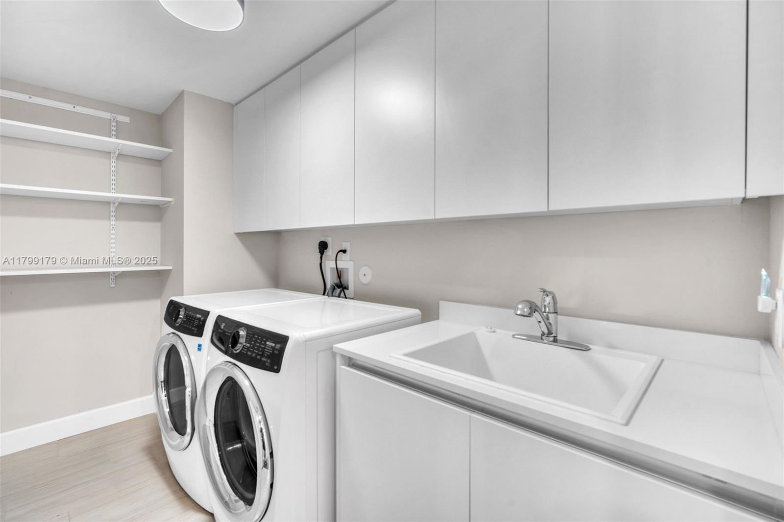 RIVA CONDOMINIUM - Residential