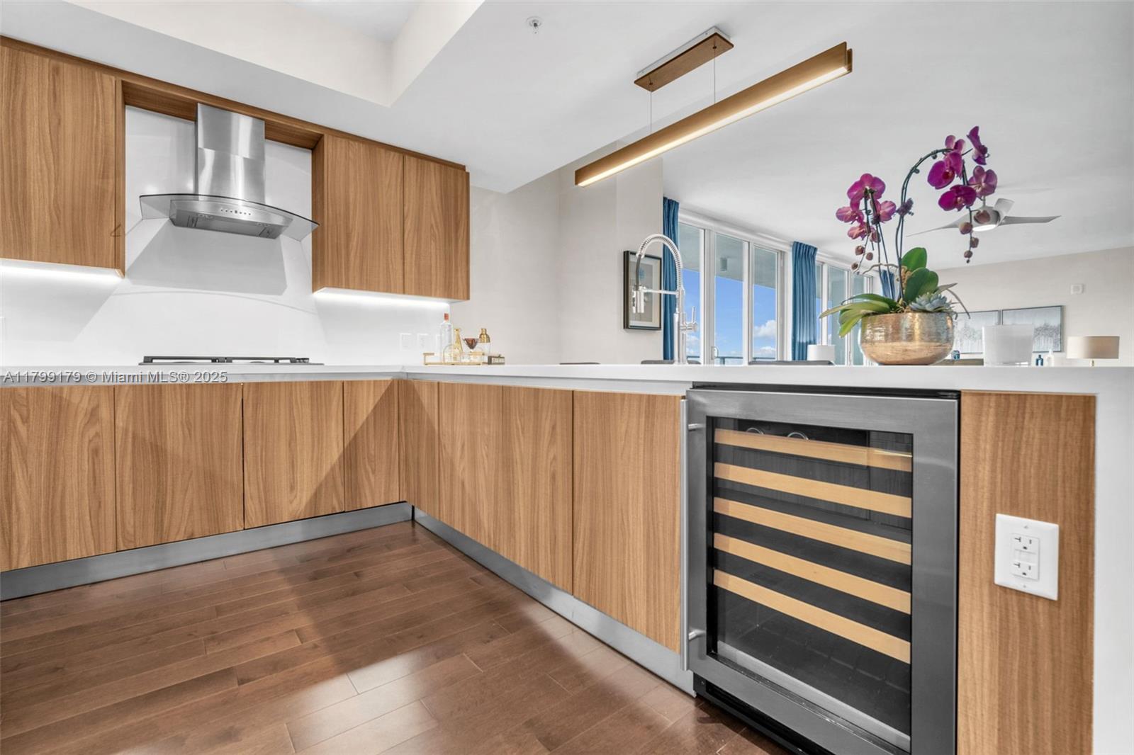 RIVA CONDOMINIUM - Residential