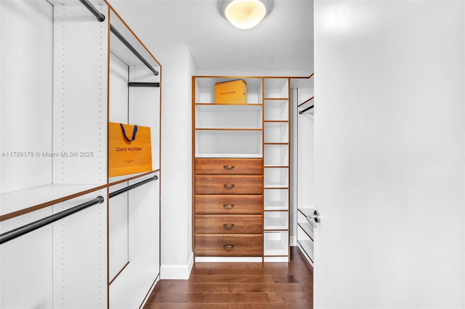 RIVA CONDOMINIUM - Residential